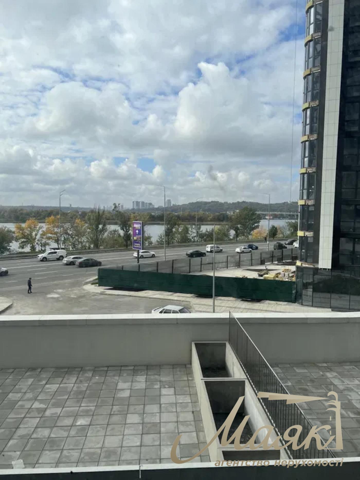 Sale of 2-room apartment in the Great residential complex, Dneprovskaya Embankment.