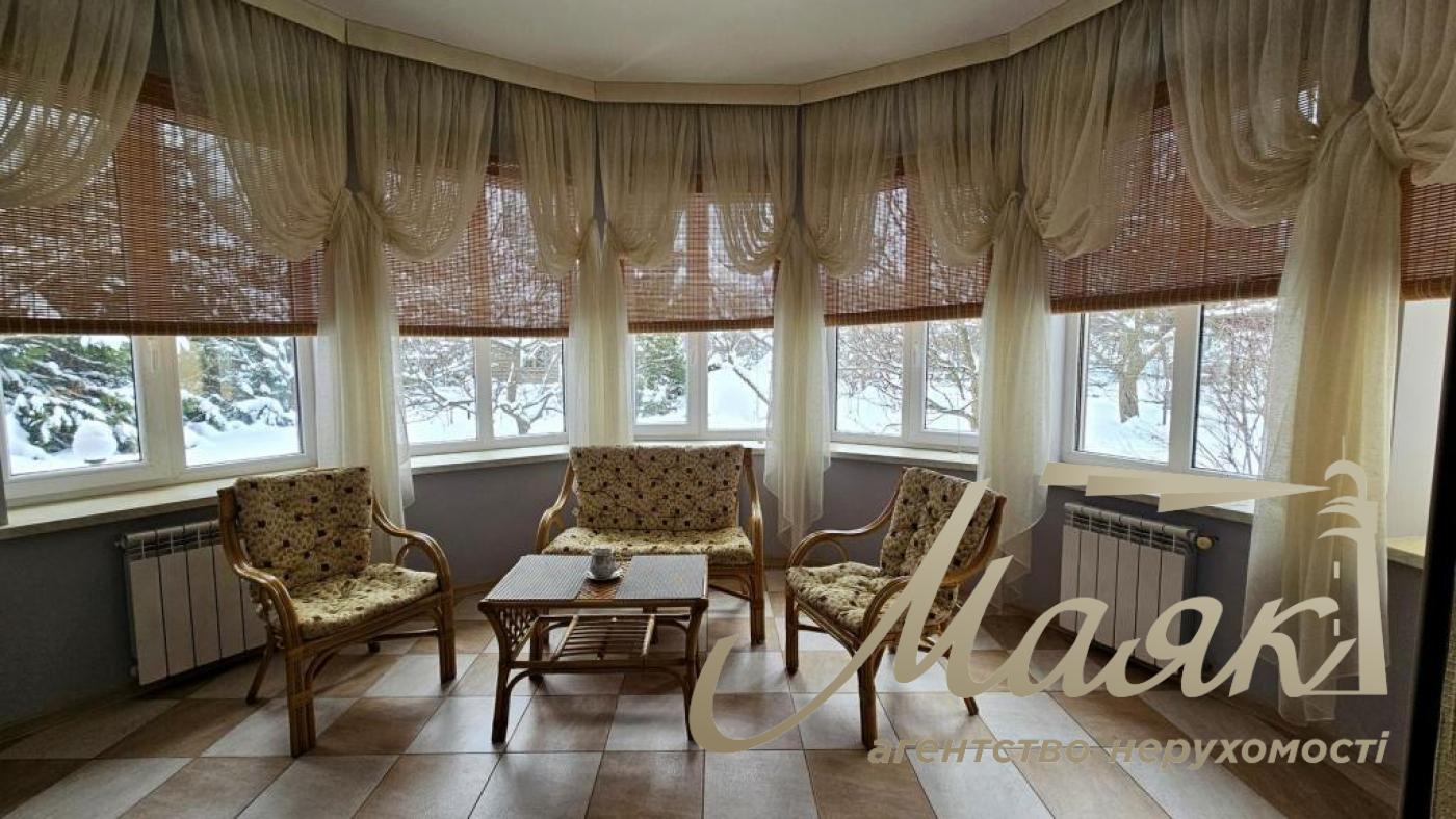 Продаж 2-поверхового будинку 220м2 з ремонтом і меблями в Гатному