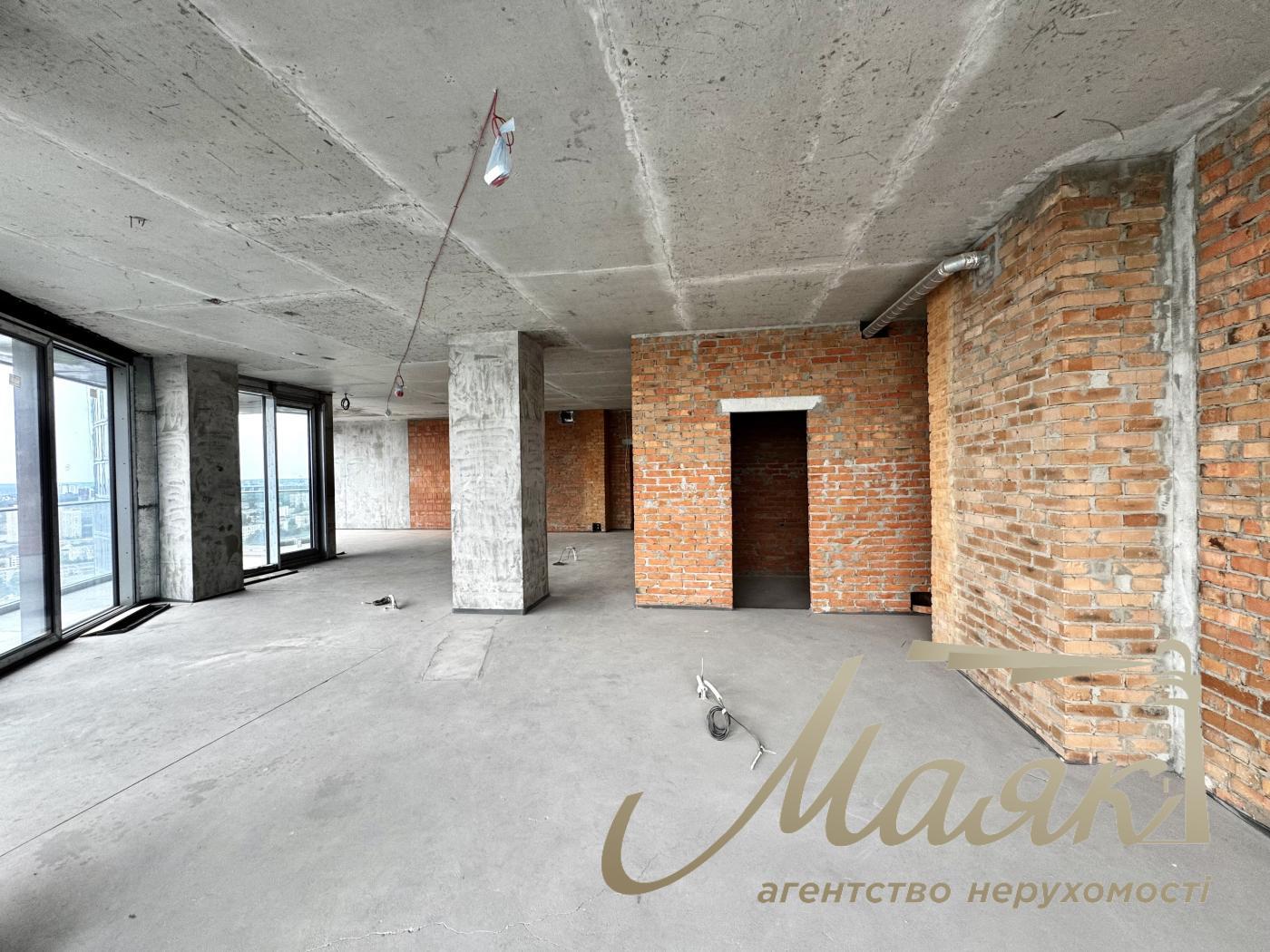 Продажа квартиры без ремонта 240 кв.м. в ЖК Taryan Towers