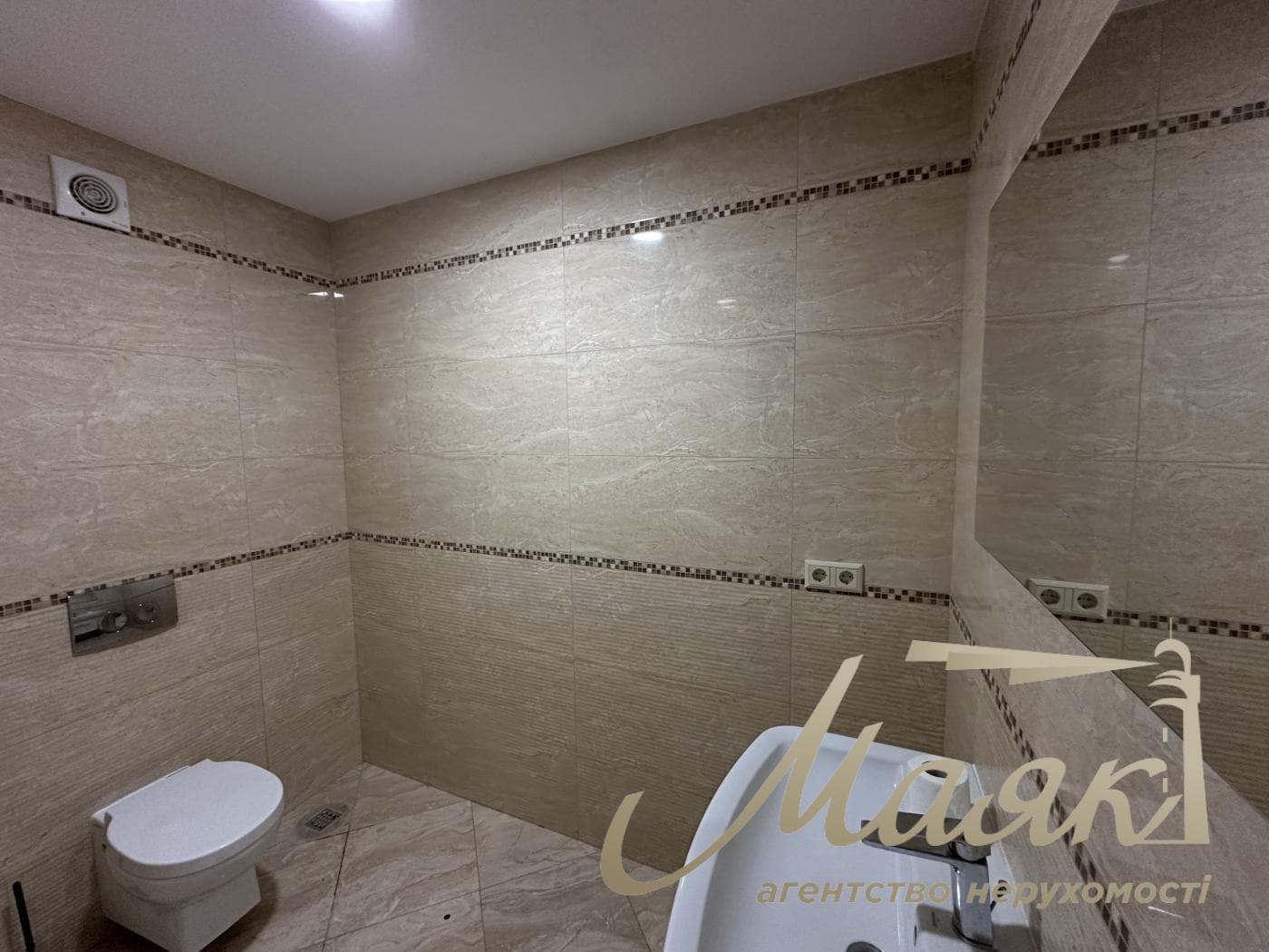 Оренда офісного приміщення з ремонтом (220 м²) на вул. Голосіївська, 7, корпус 1