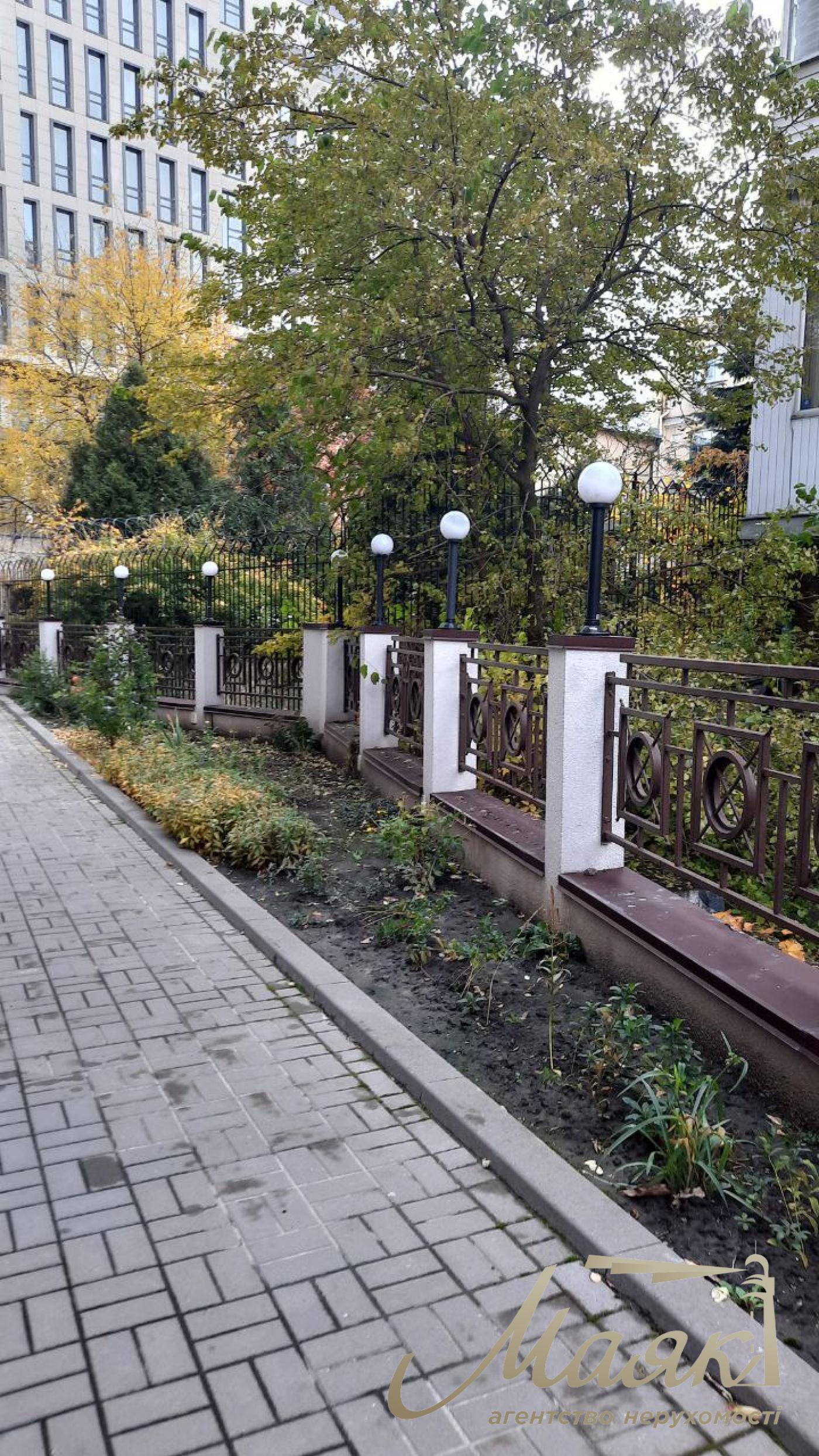 Sale of a view apartment in the residential complex "Fundukleevsky", Bohdan Khmelnitsky street
