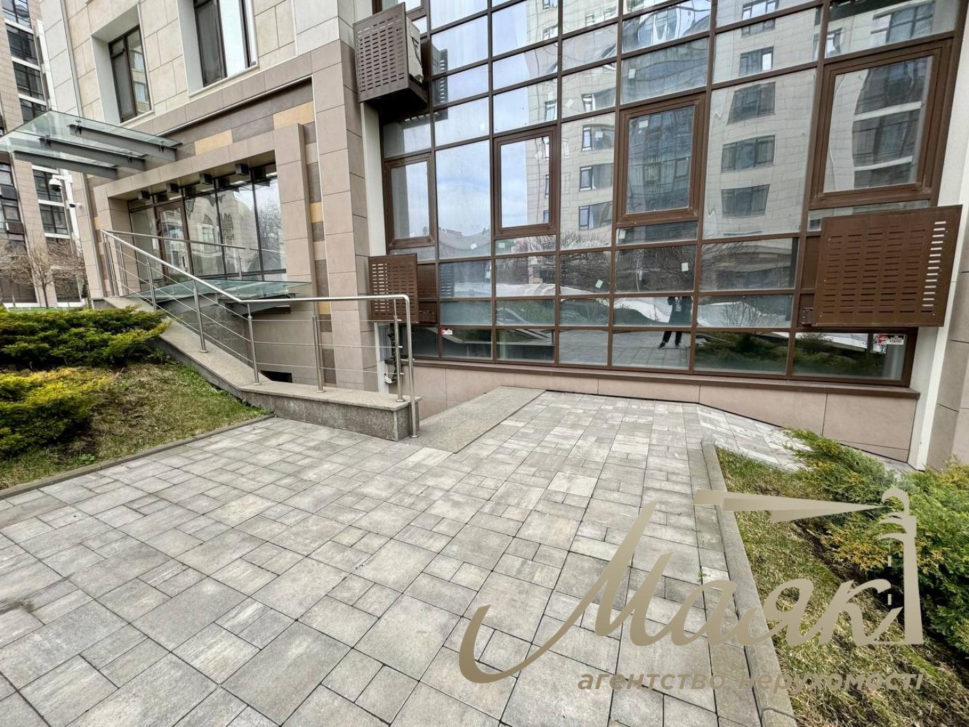 Sale of premises 80m2 in residential complex Boulevard of Fountains, Sapernoye Pole street, Pechersk, Kyiv