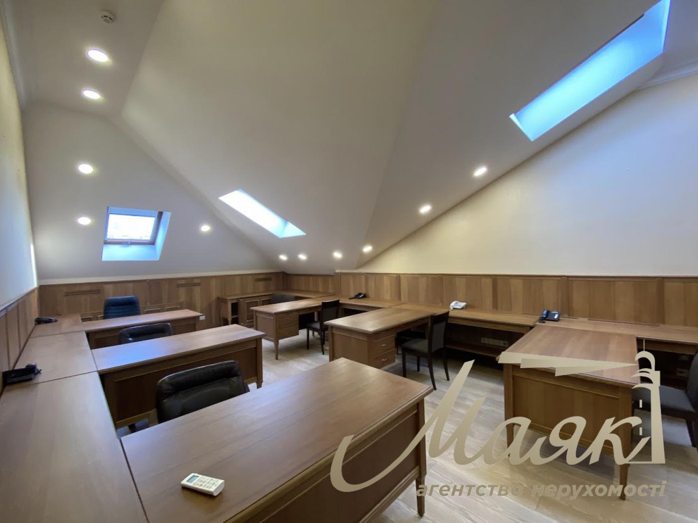 Sale of office 264 m2 in the center of Kyiv, Trehsvyatitelskaya street