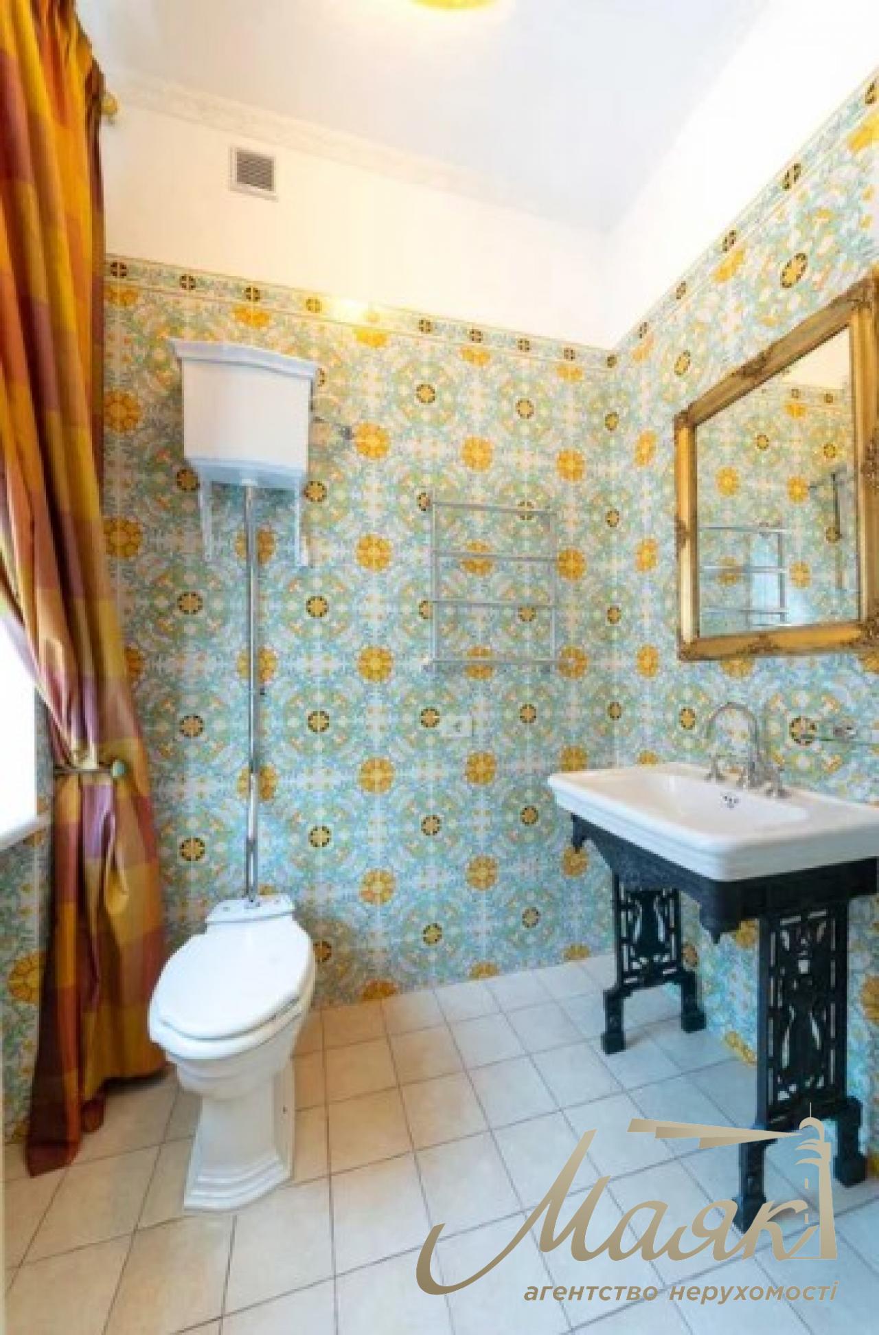 Продаж 3-х кімн. квартири, 278 м2, на вул. Городецького