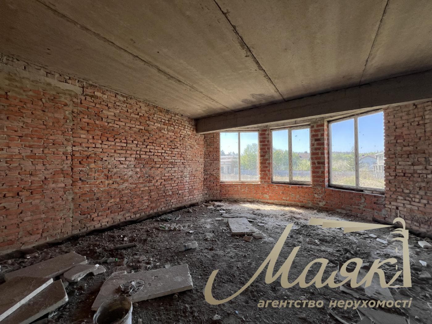 Продажа 2х этажного дома 220м2 в с. Кременище, ул. Грушевского, Киево-Святошинский район, Киевская область.