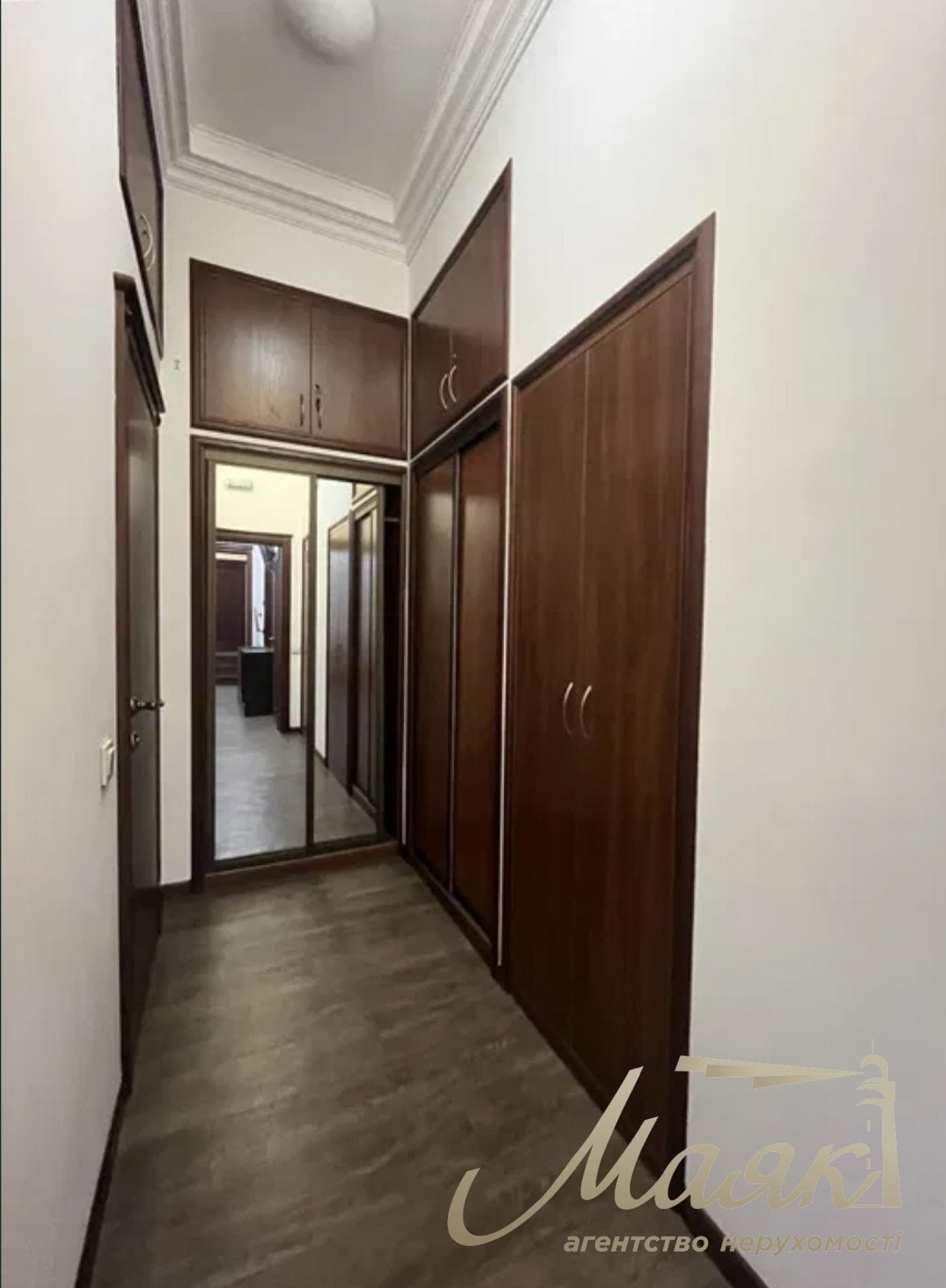Оренда фасадного офісного приміщення (140м2) по вул. Саксаганського 13/42, Центр, Печерський район