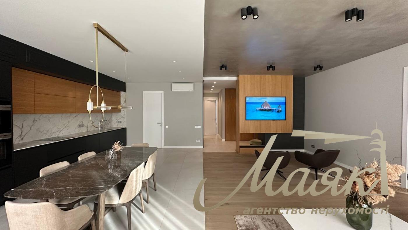 Продаж квартири 144 м2 у ЖК Бульвар Фонтанів, вул. Саперне Поле, Печерськ, Київ