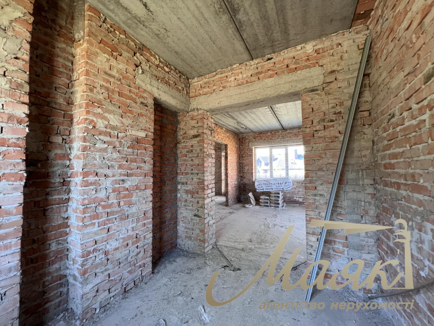 Capital brick house for sale 270m2 near Kiev, Novoobukhivske direction