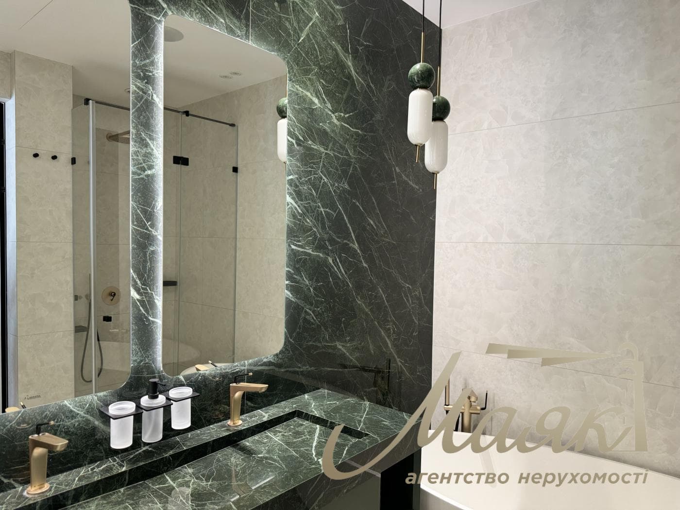 Продажа 3к квартиры 150м2 в ЖК Новопечерские липки, Драгомирова 17, Печерск, Киев