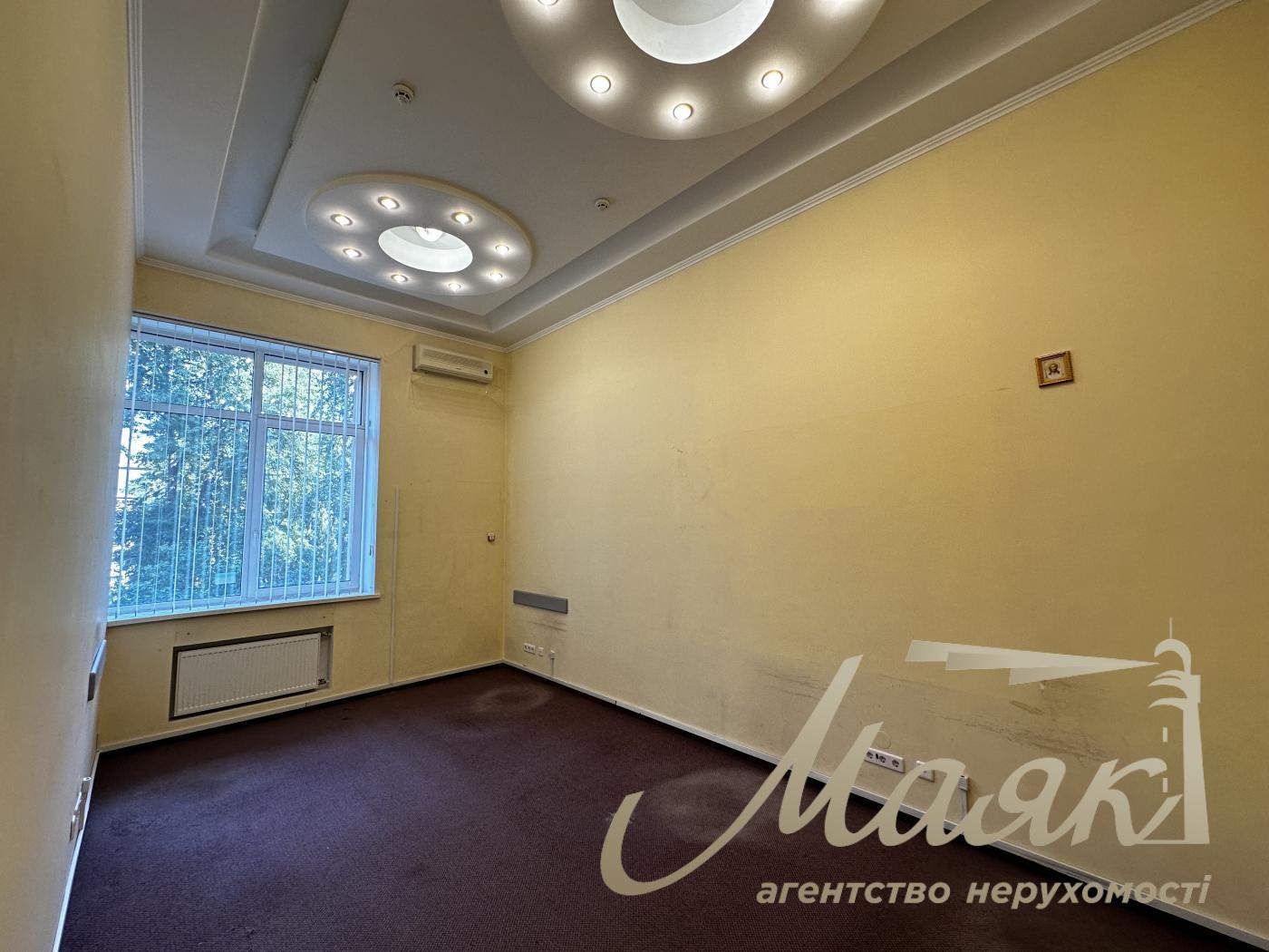 Продаж офісного приміщення в центрі вул. Тургенєвська, 28А-30А