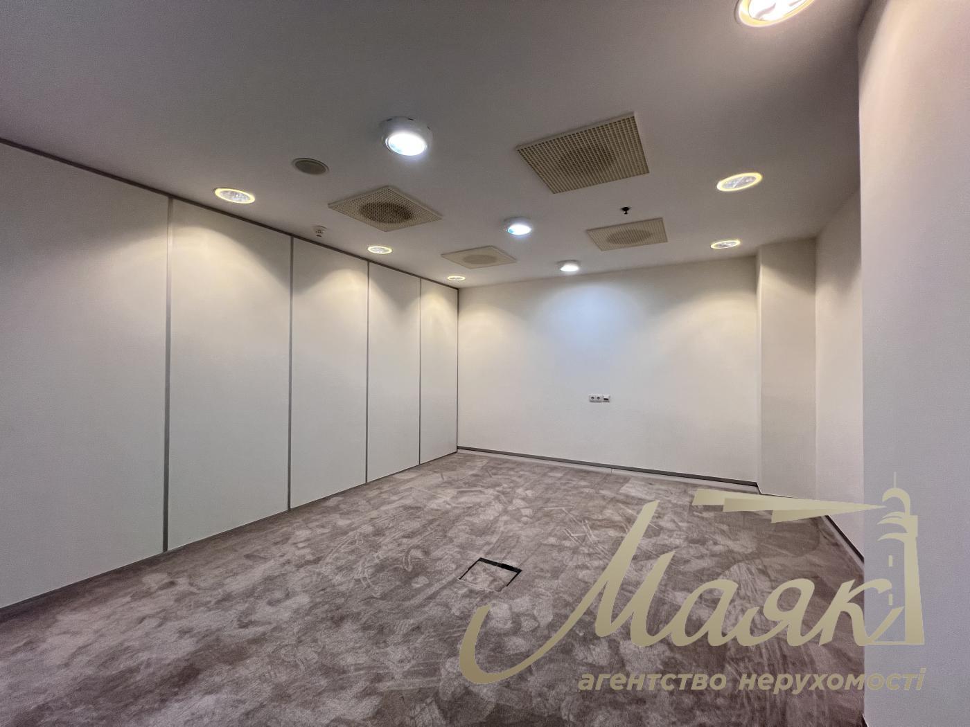 Оренда офісу 77 кв.м в БЦ Леонардо по вул. Богдана Хмельницького 52/17
