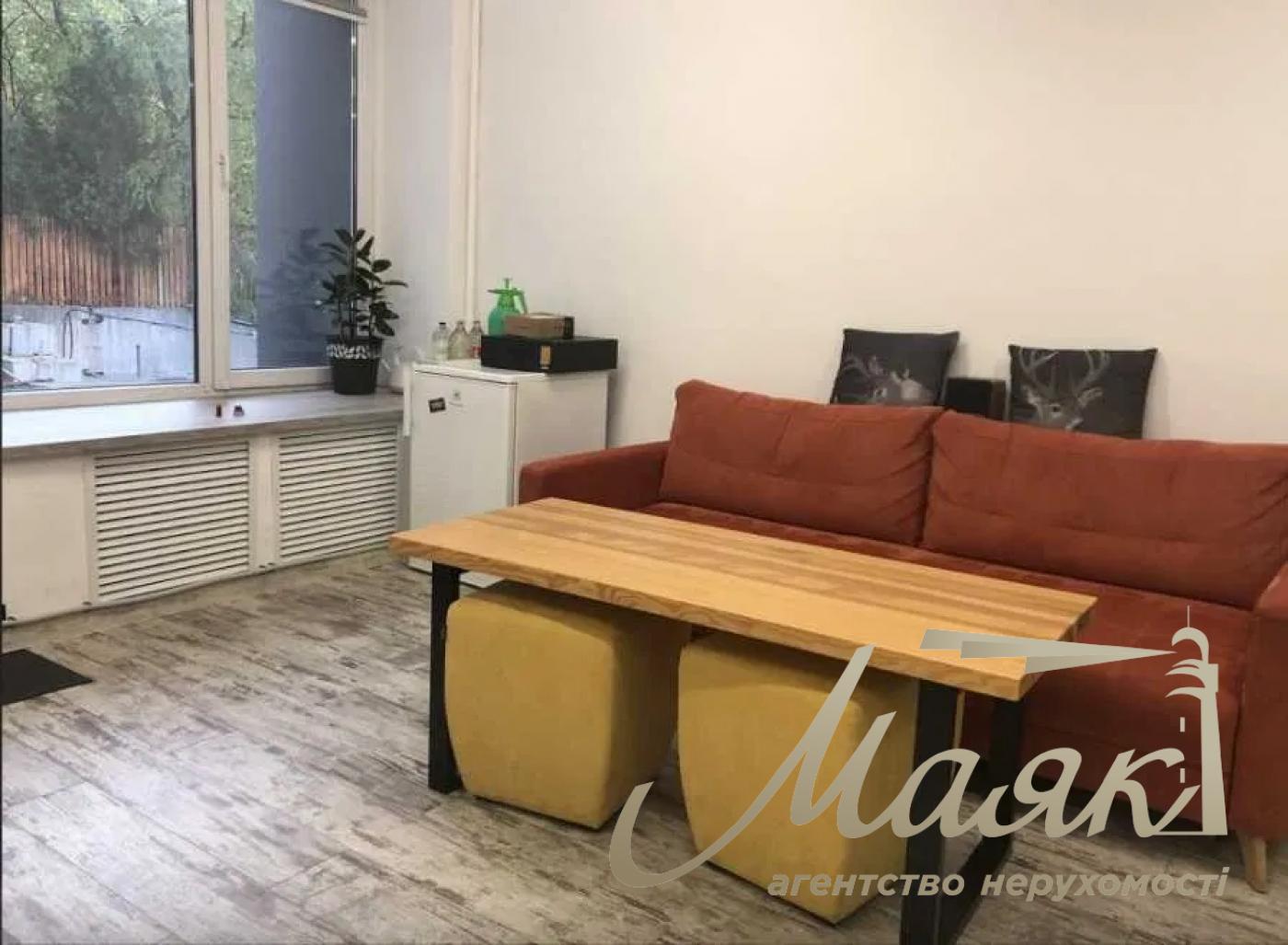 Office for rent 160 sq.m.sq., Zvirinetskaya
