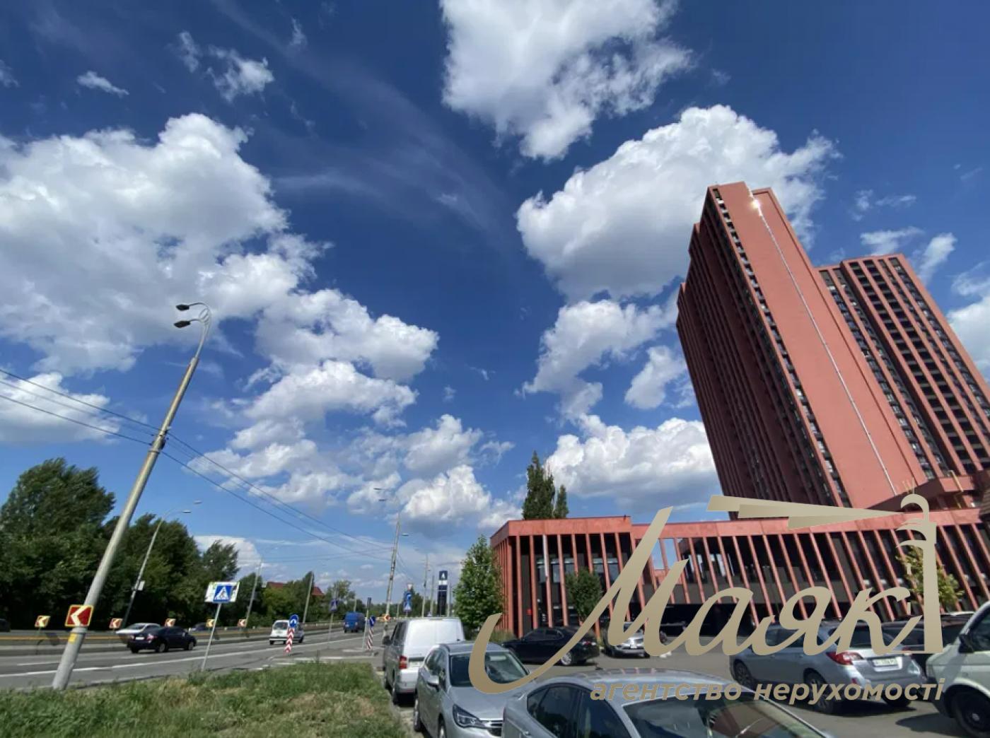 Office for rent 700 m2, Naberezhno-Rybalskaya st. 27.