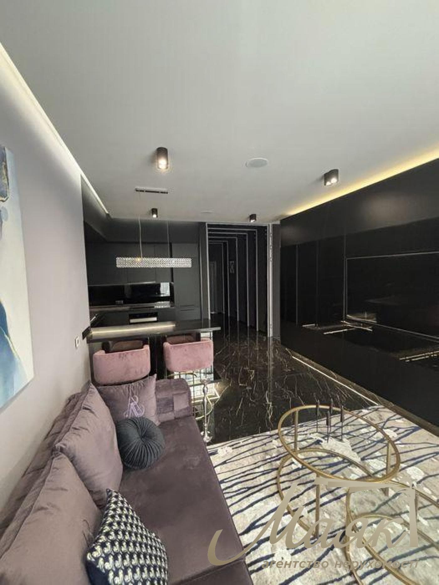 Продаж 2-кімнатної квартири у ЖК Royal Tower, 65 кв. м, Центр, вул. Саксаганського, 37К