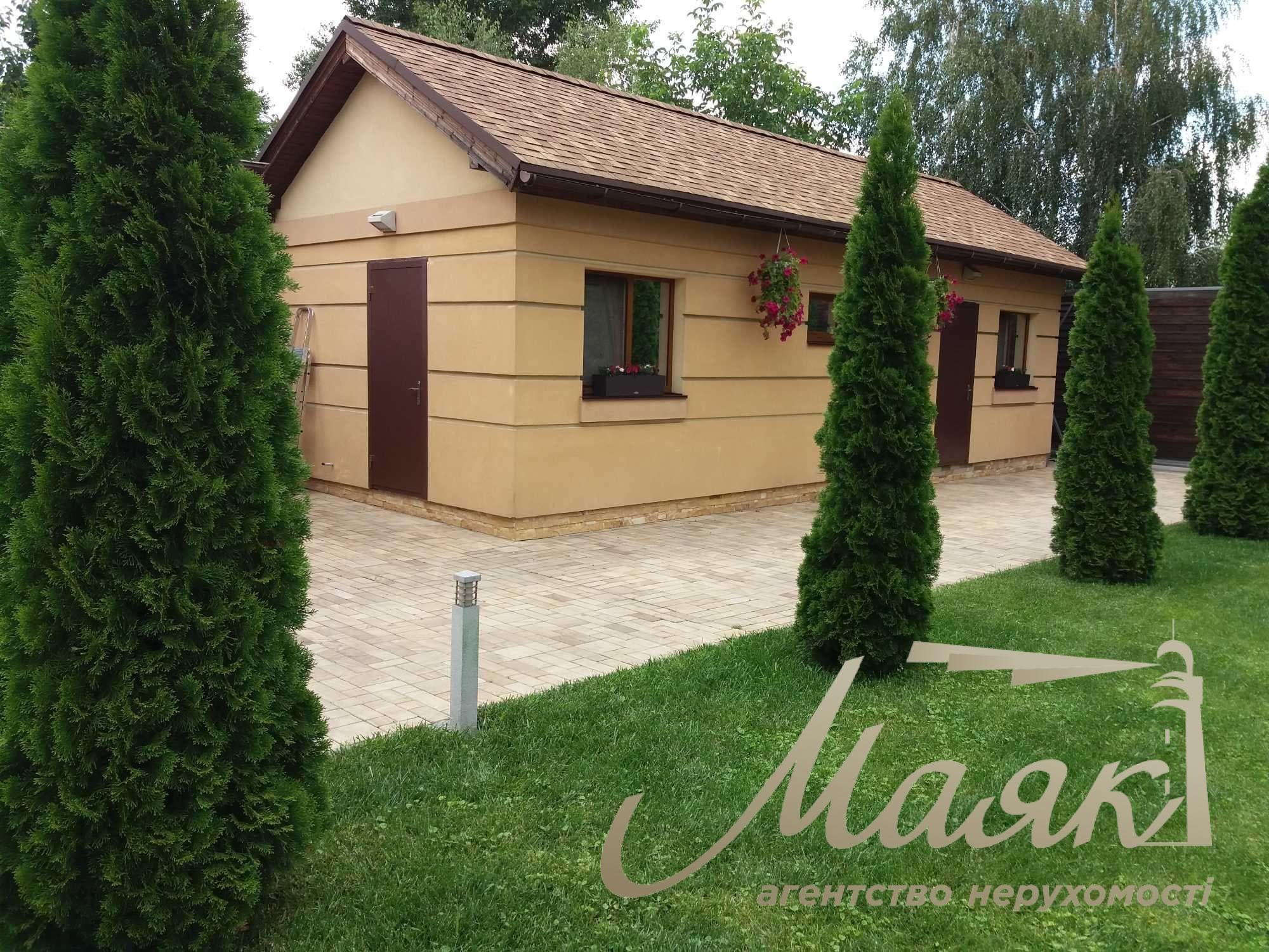 Оренда 3-поверхового котеджу (650 м²) з виходом до води, пляжем та басейном на 20 сотках