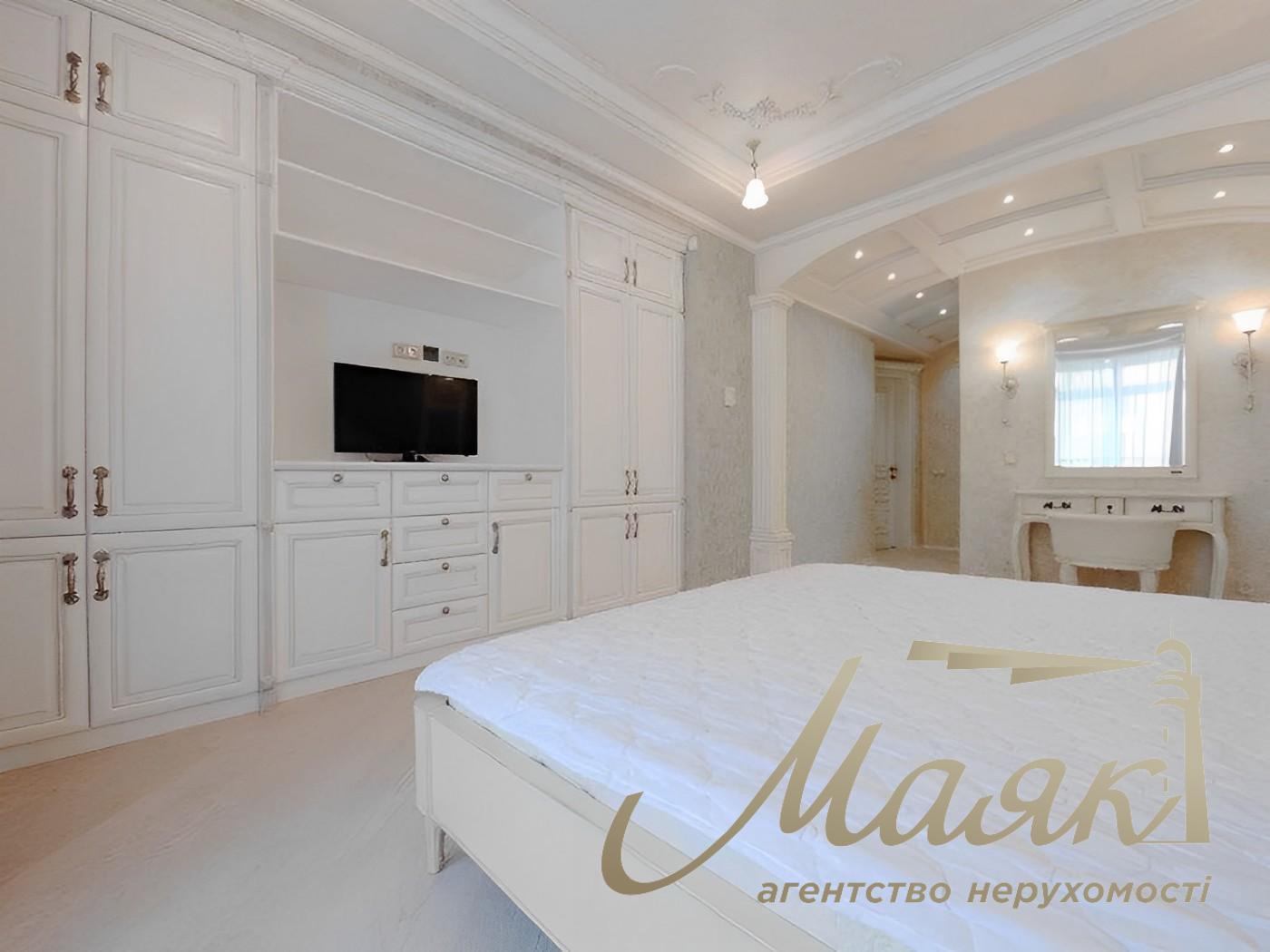 Rent of a 4-room apartment in an elite gated complex Lipskaya Bashnya, Pechersky district.