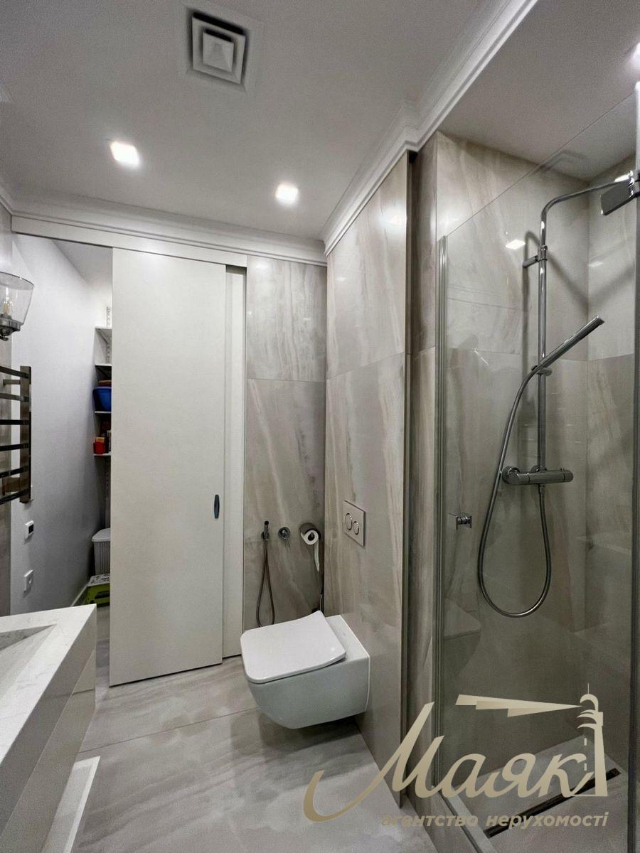 Продаж 3-кімнатної квартири 150м2 в ЖК "Новопечерські Липки", Драгомирова/Верхогляда 14, Печерський район, Центр, Київ