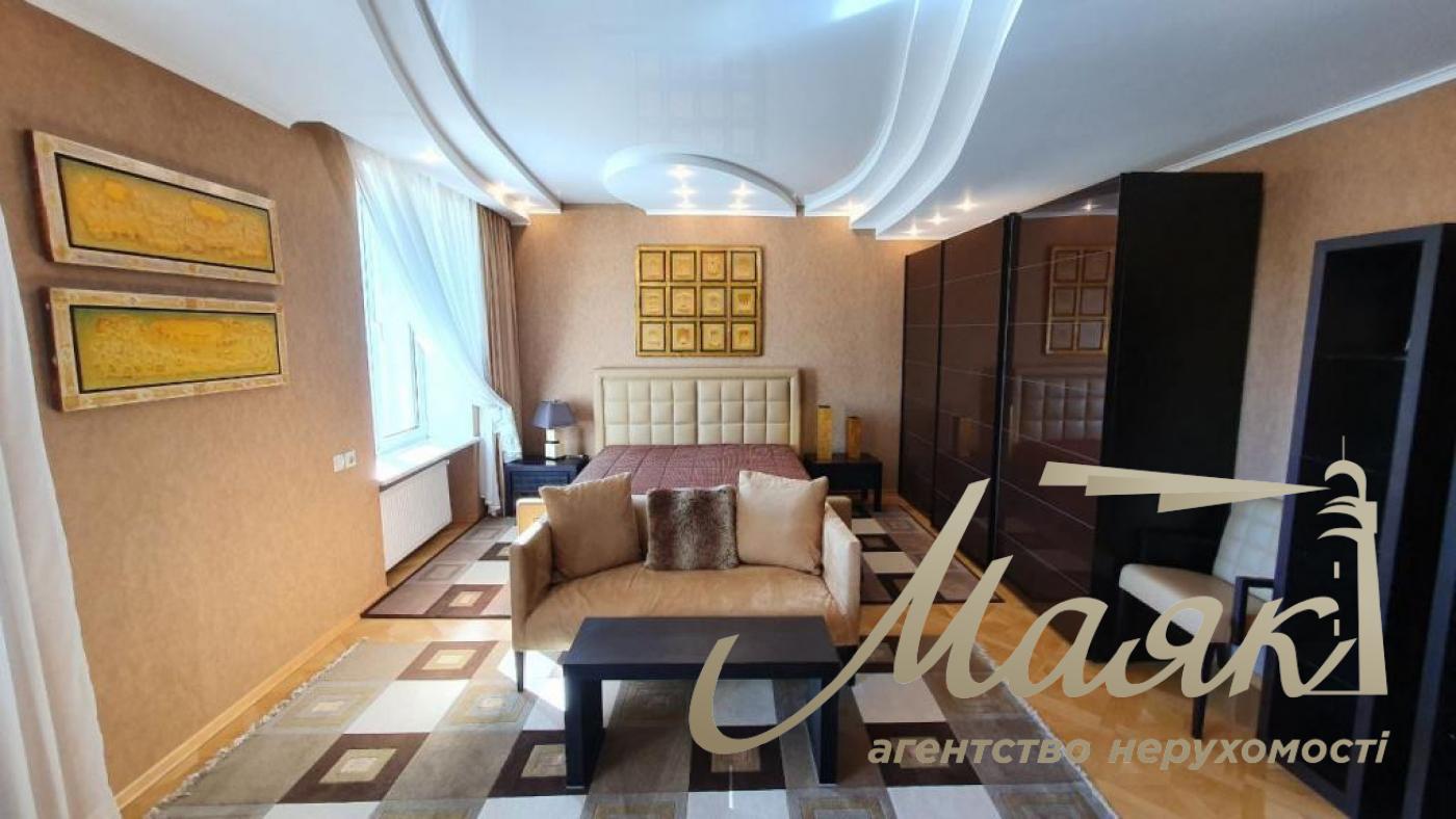 Sale of house 700m2 Kozin