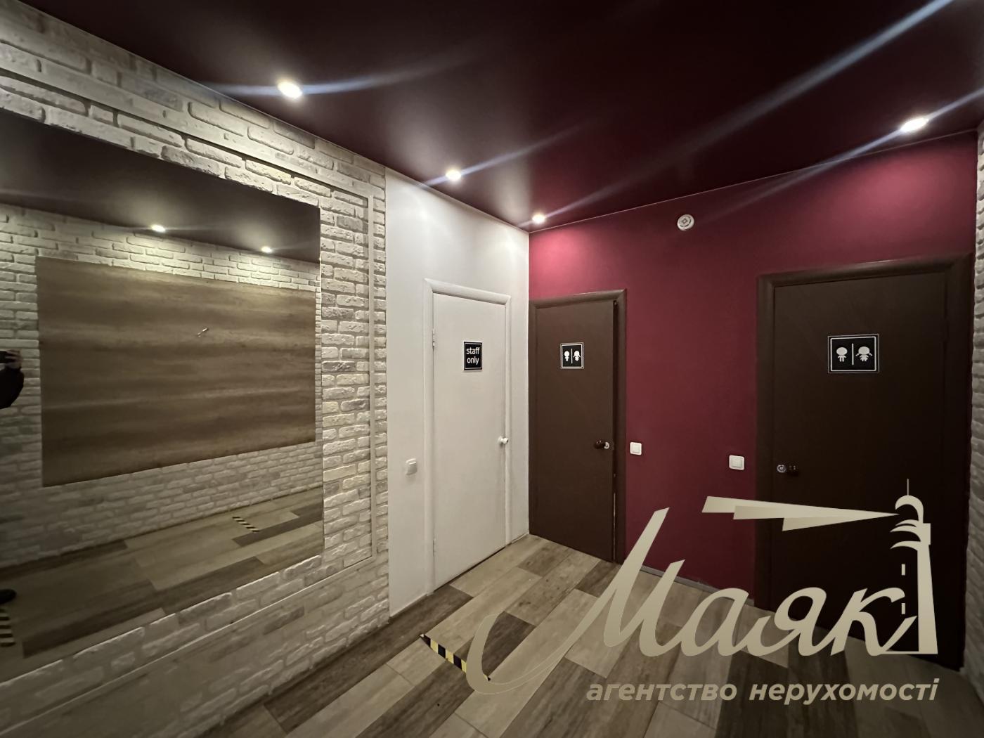 Rent a facade premises 201m2, Ivasiuk Ave, Obolonska Embankment