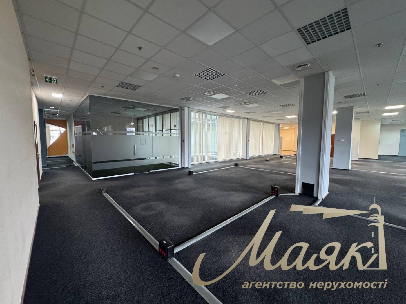 Оренда офисного помещение 1959 м² в бизнес-центре Фарингейт, Киев