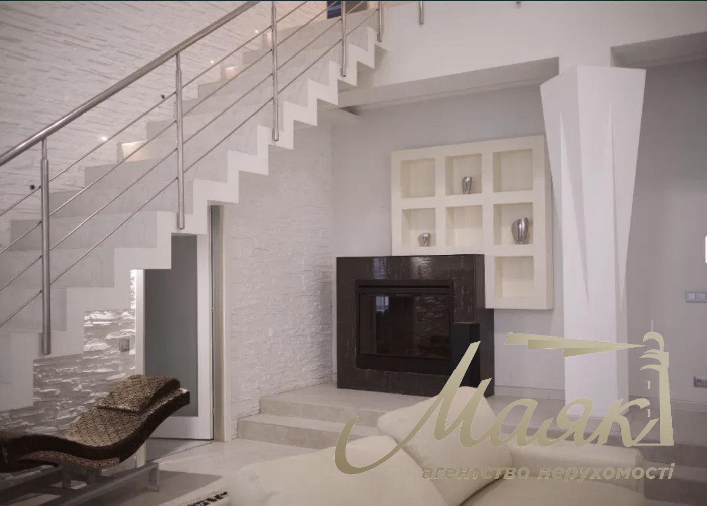 Продаж 2-х поверхового будинку 250 м², Хотів