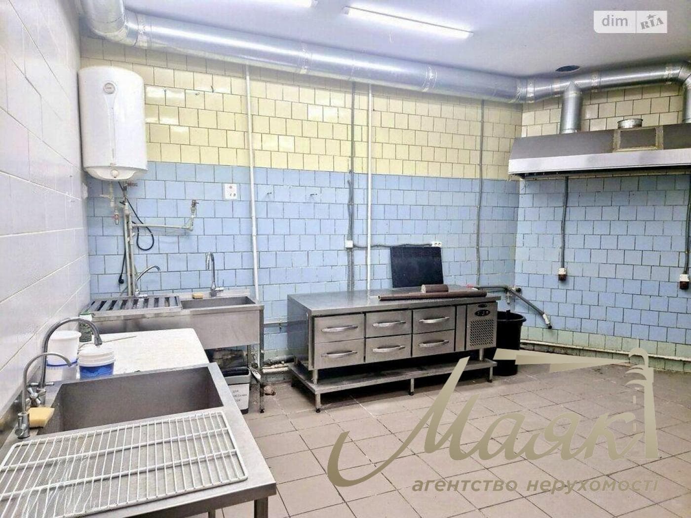 Оренда комерційного приміщення (200м2) по вул. Січових Стрільців 21. Січових Стрільців 21