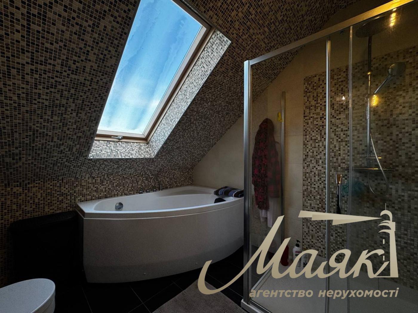 Продаж будинку на Русанівських садах у КМ "Селікатчик", пер. 5-ий Садовий