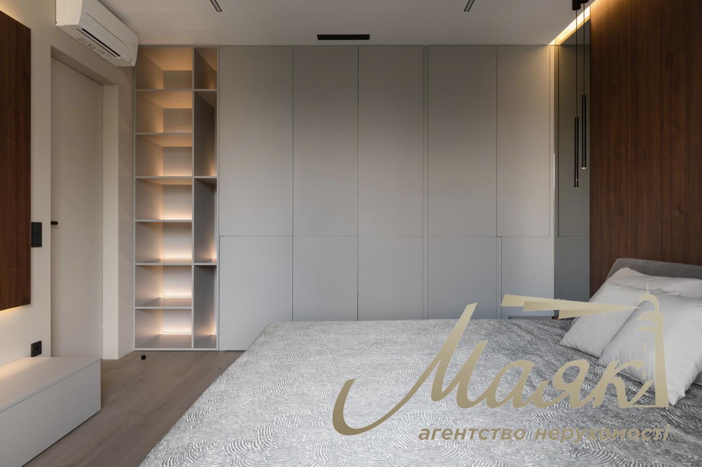 Sale of 2-storey townhouse 296m2, (3.5 hundredths) Kozin