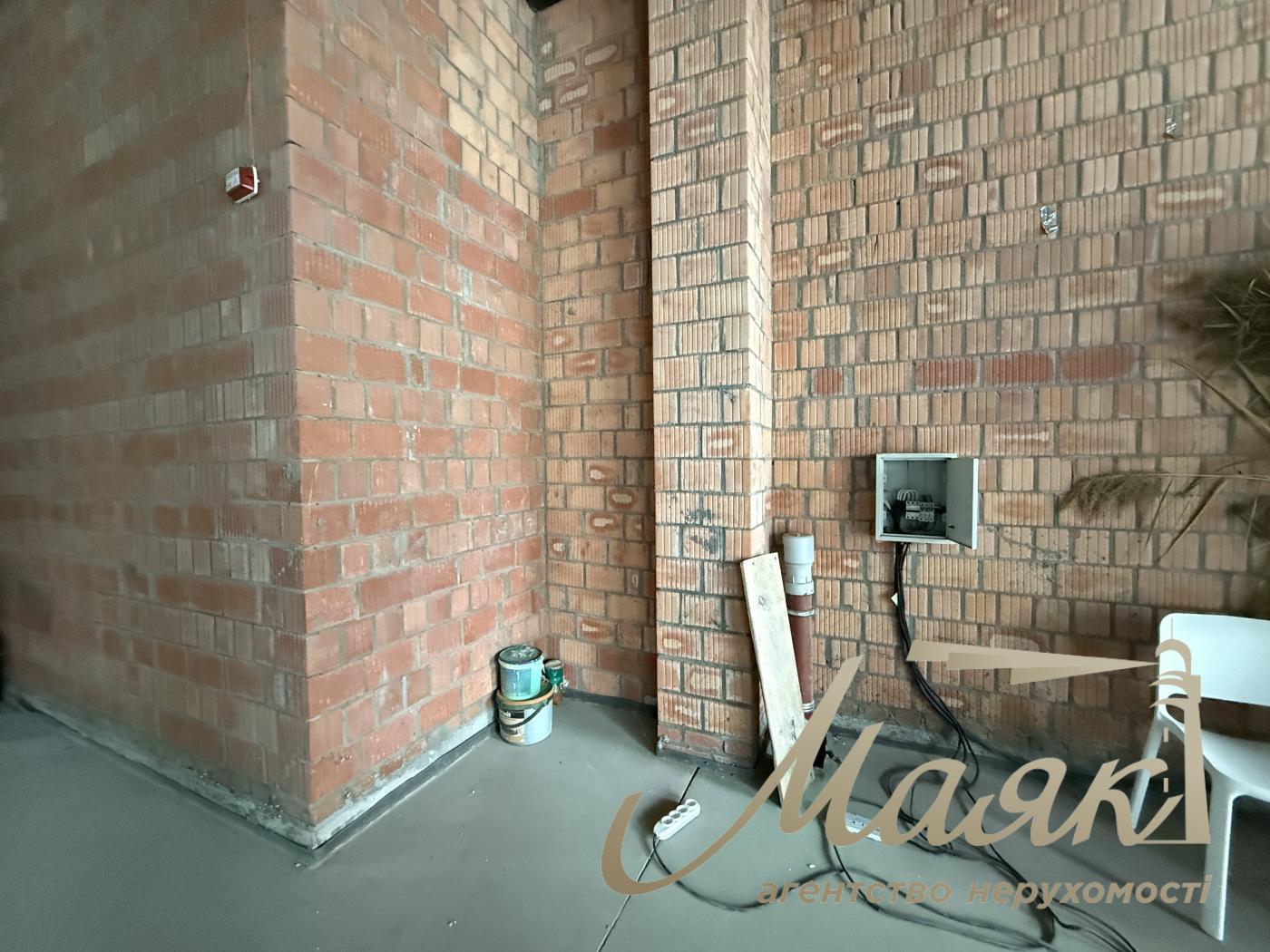 Продажа фасадного помещения 271 м² в ЖК UNIT.Home, ул. Гарета Джонса, Шевченковский район.