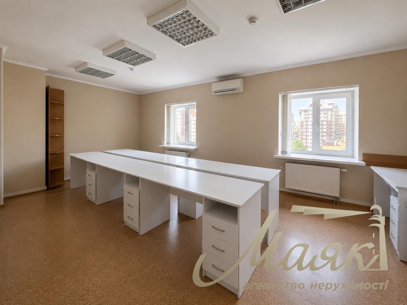 Office for rent 258m2 in the center of Kyiv, Antonovycha street.