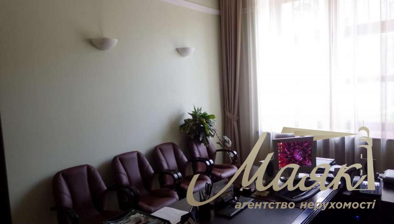 Продається VIP-офіс в Урядовому кварталі Києва на вул. Шовковичній! Липки. Печерськ