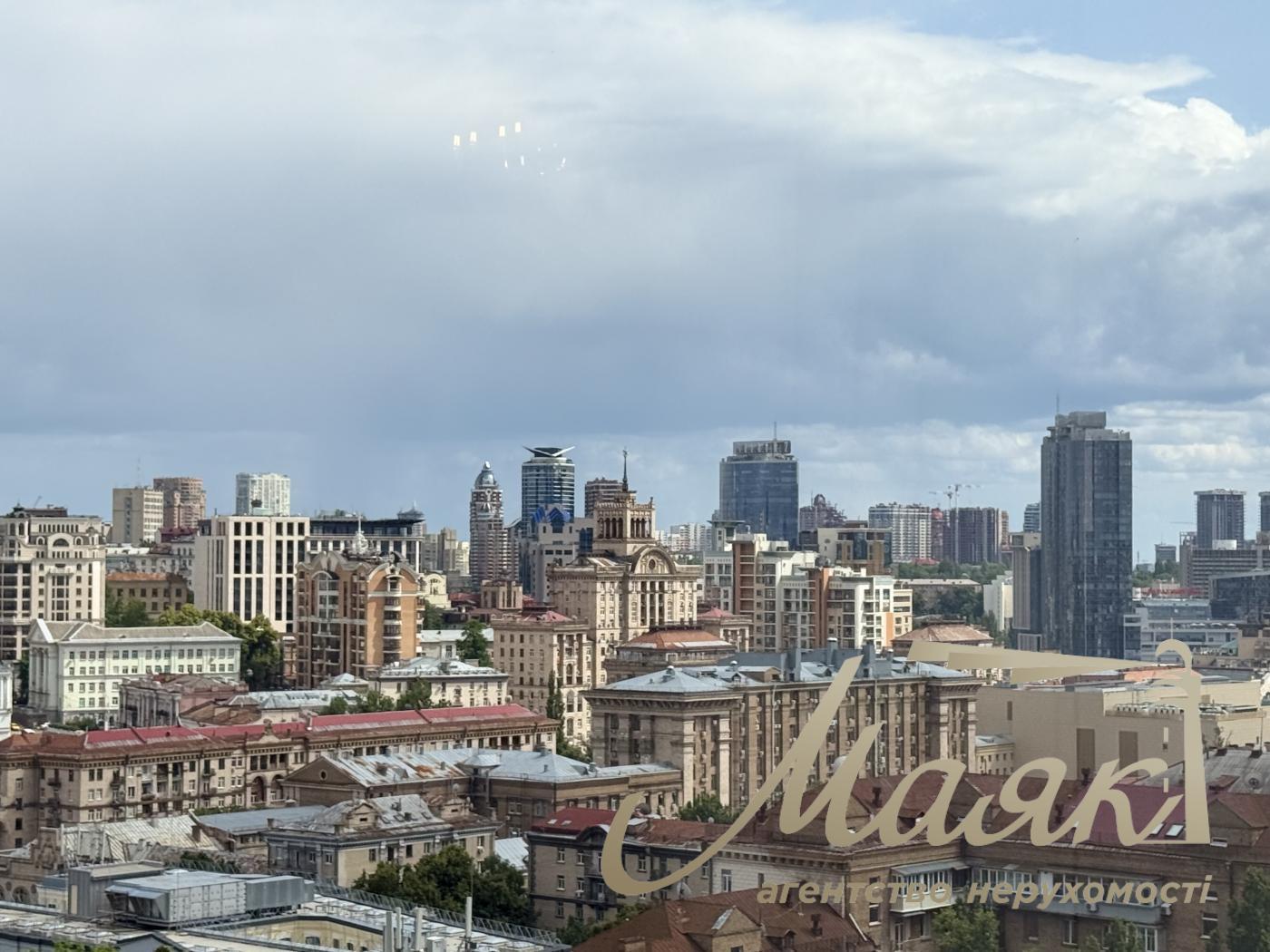 Аренда видовой 3к квартиры 245 кв. м на ул. Паторжинского 14, Центр, Шевченковский район