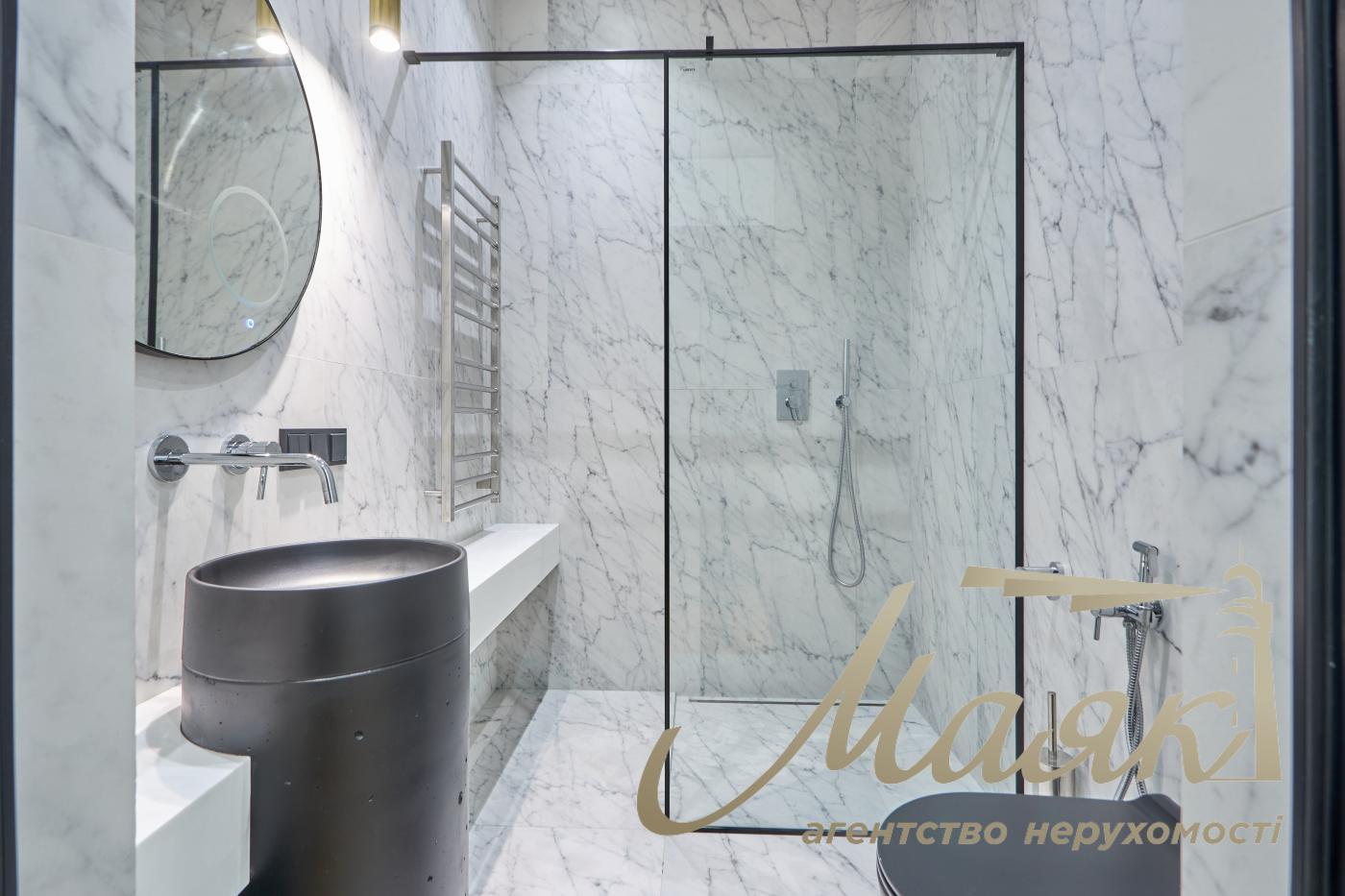 Rent 5-room apartment LCD Novopecherskie Lipki, Verkhoglyada street (Dragomirov)