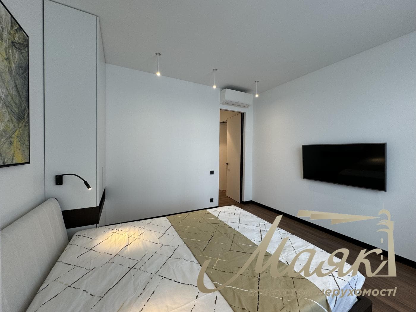 Продажа 3к квартиры 150м2 в ЖК Новопечерские липки, Драгомирова 17, Печерск, Киев