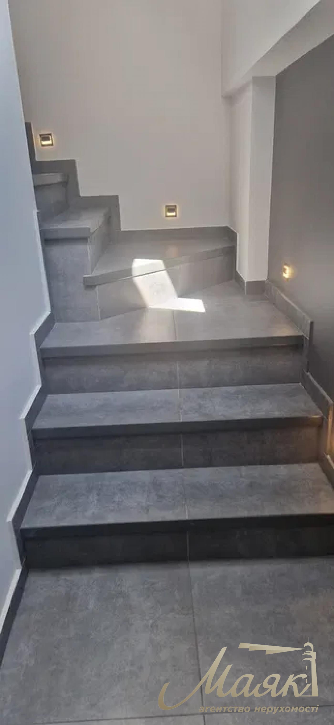 Оренда офісу 214м2 в ЖК Фундуклеївський по вул.Бодана Хмельницького 58-А, Центр.