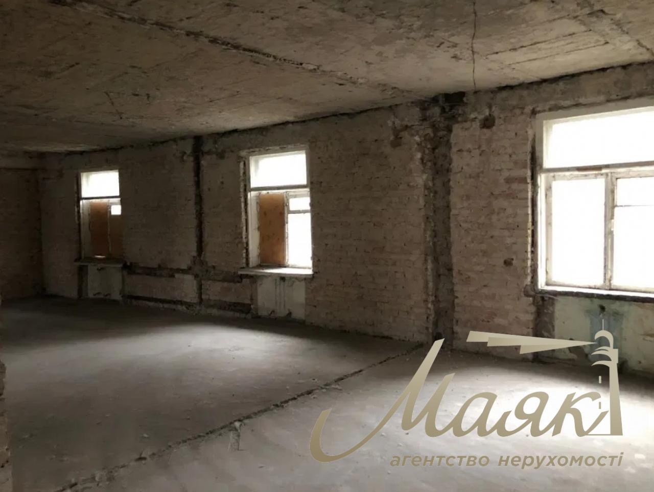 Пропонується до продажу будівля під реконструкцію м. Кловська в Печерському районі. Кловська в Печерському районі.