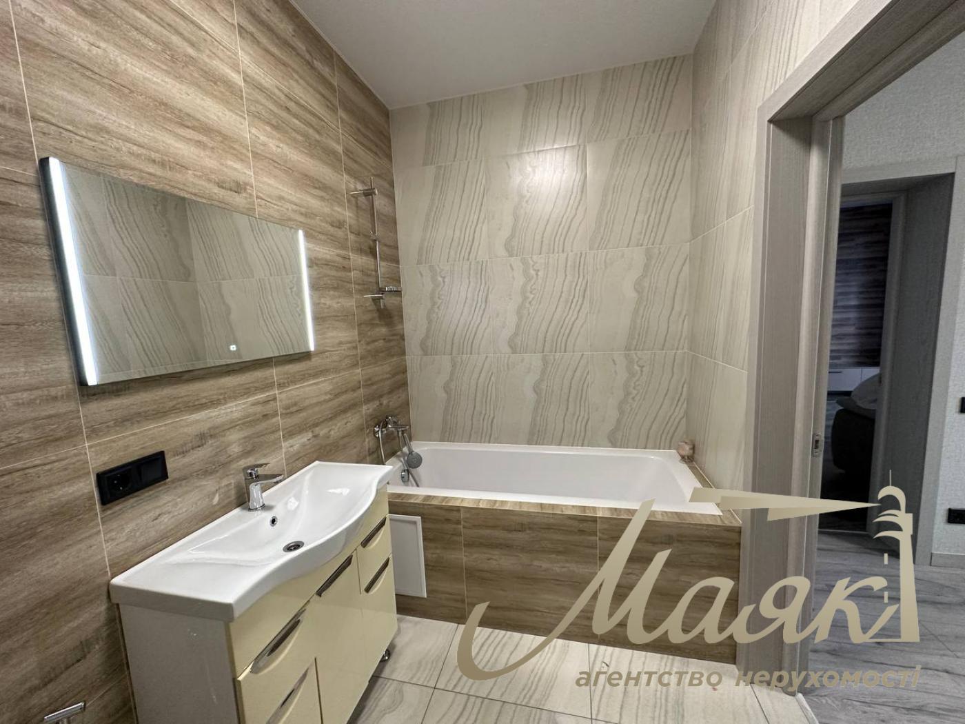 Оренда одноповерхового будинку 160м2 у Києві з повною автономією