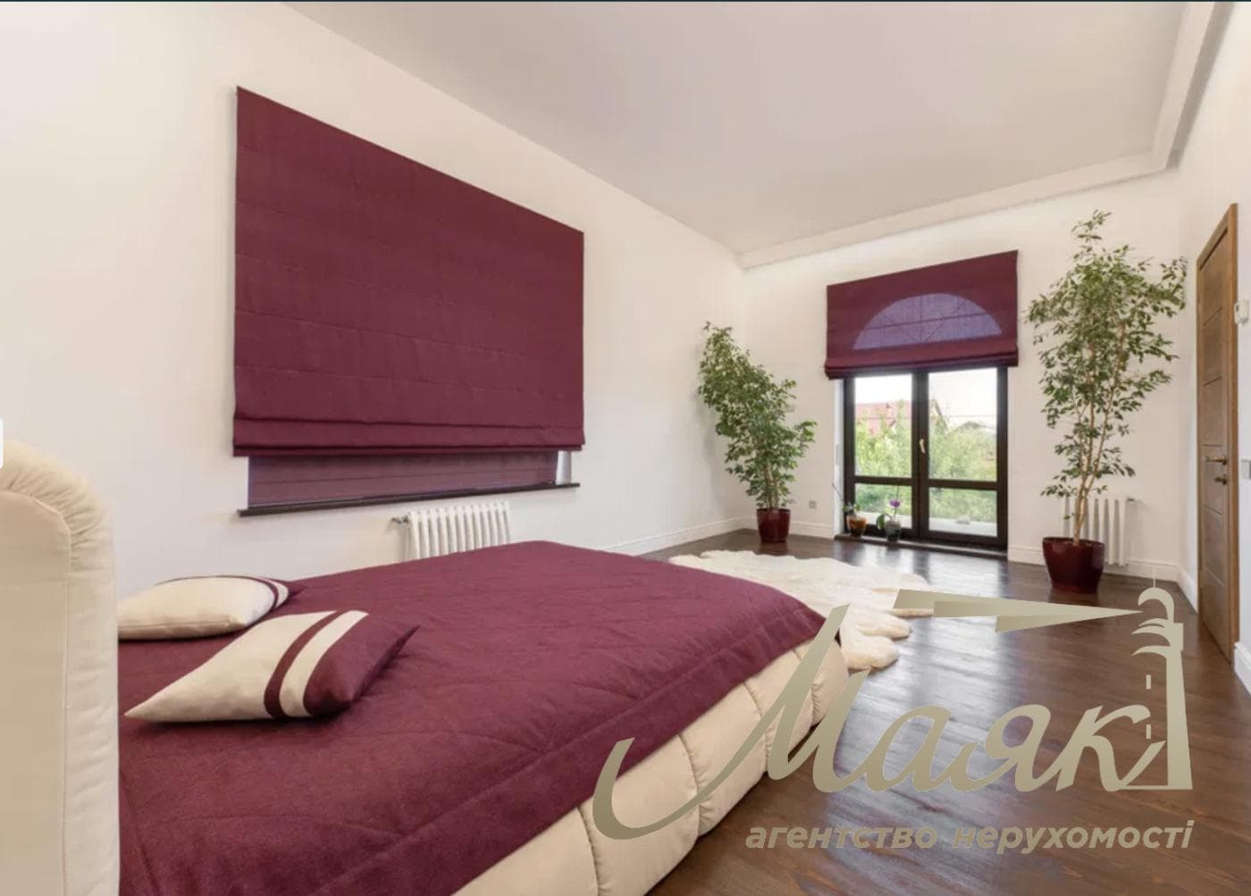 320 m² house for rent in Koncha-Zaspa. Cleaning and gardening services included