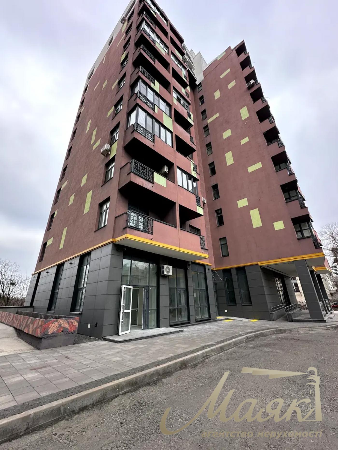 Аренда комерции фасад 202м2 в ЖК Кирилловский Гай, ул. Загоровская 1-Г (Багговутовская).