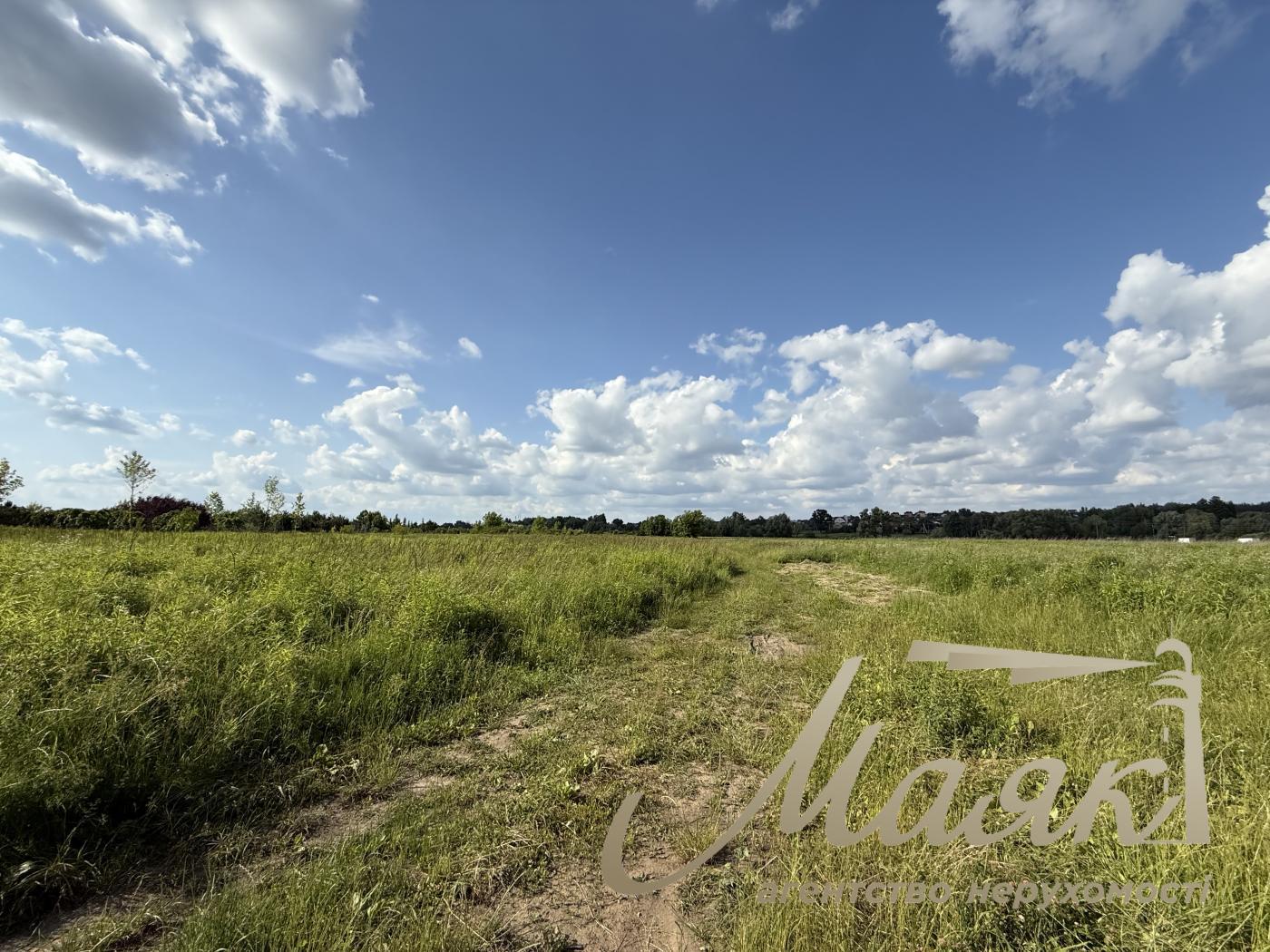 For sale / Land for ind. construction under cottage town Vita-pochtovaya / Yurovka