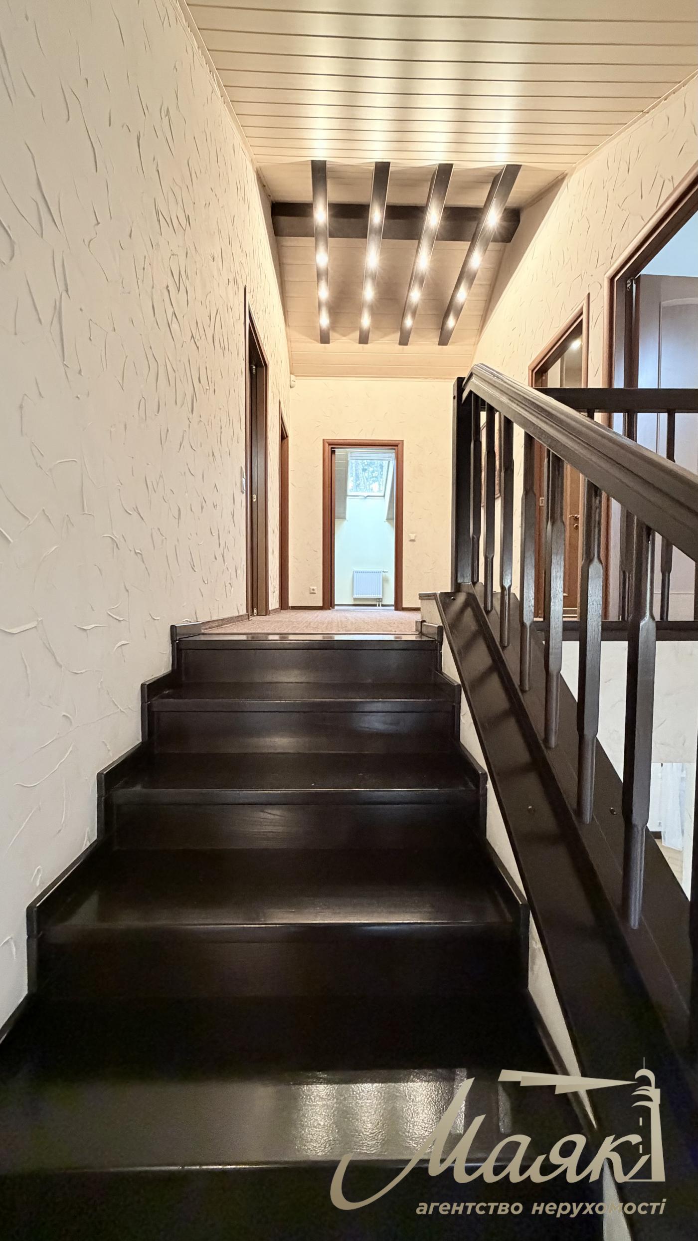 Оренда будинку К.Заспа, Козин, Плюти, оренда будинку в містечку, басейн, ліс, охорона