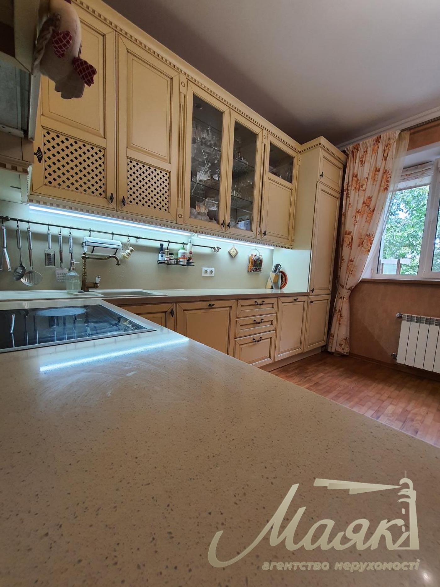 Продаж будинку 550м2 у с. Крюківщина, під Києвом