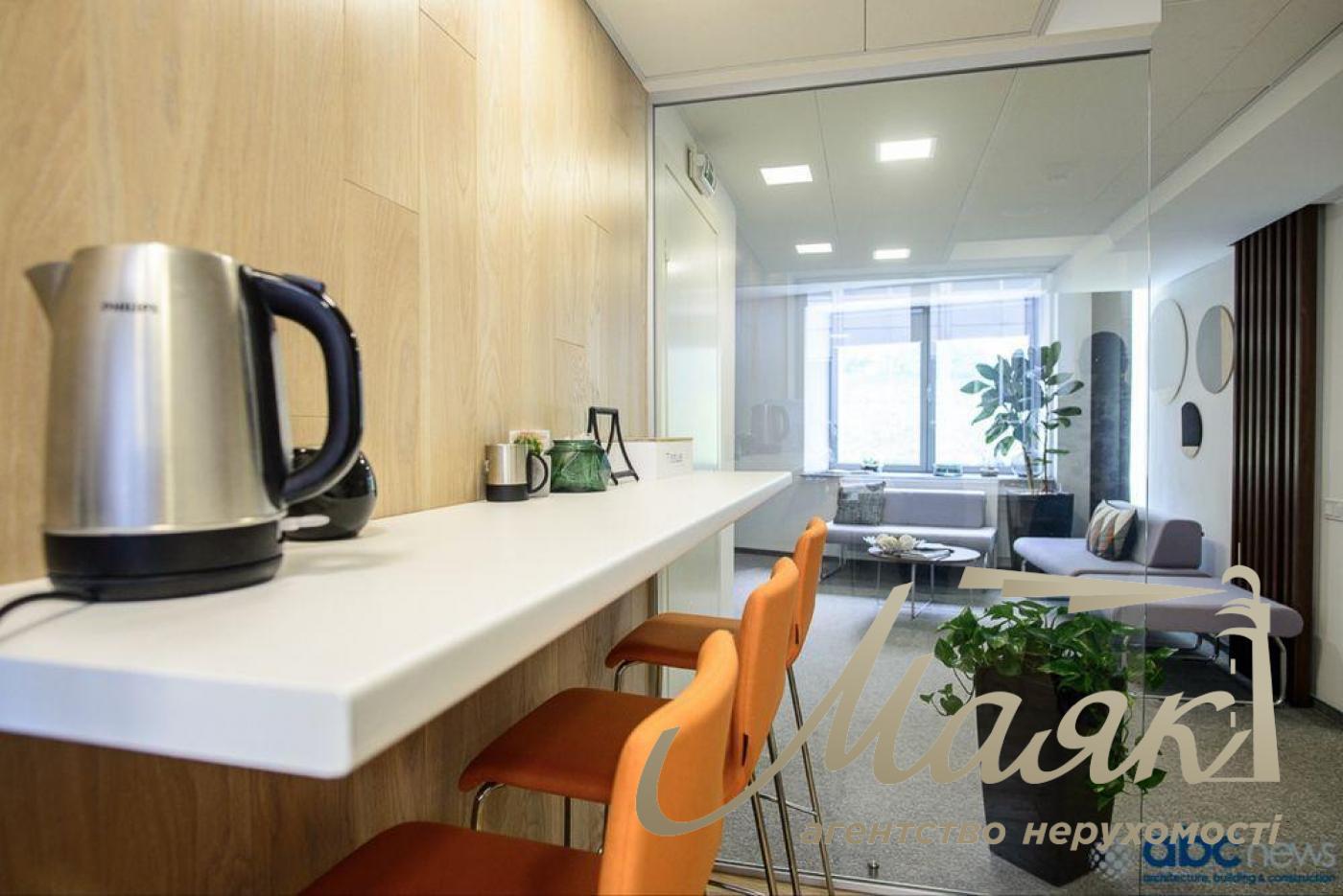 Аренда офиса 860 м.кв. пл.Спортивная, Печерск