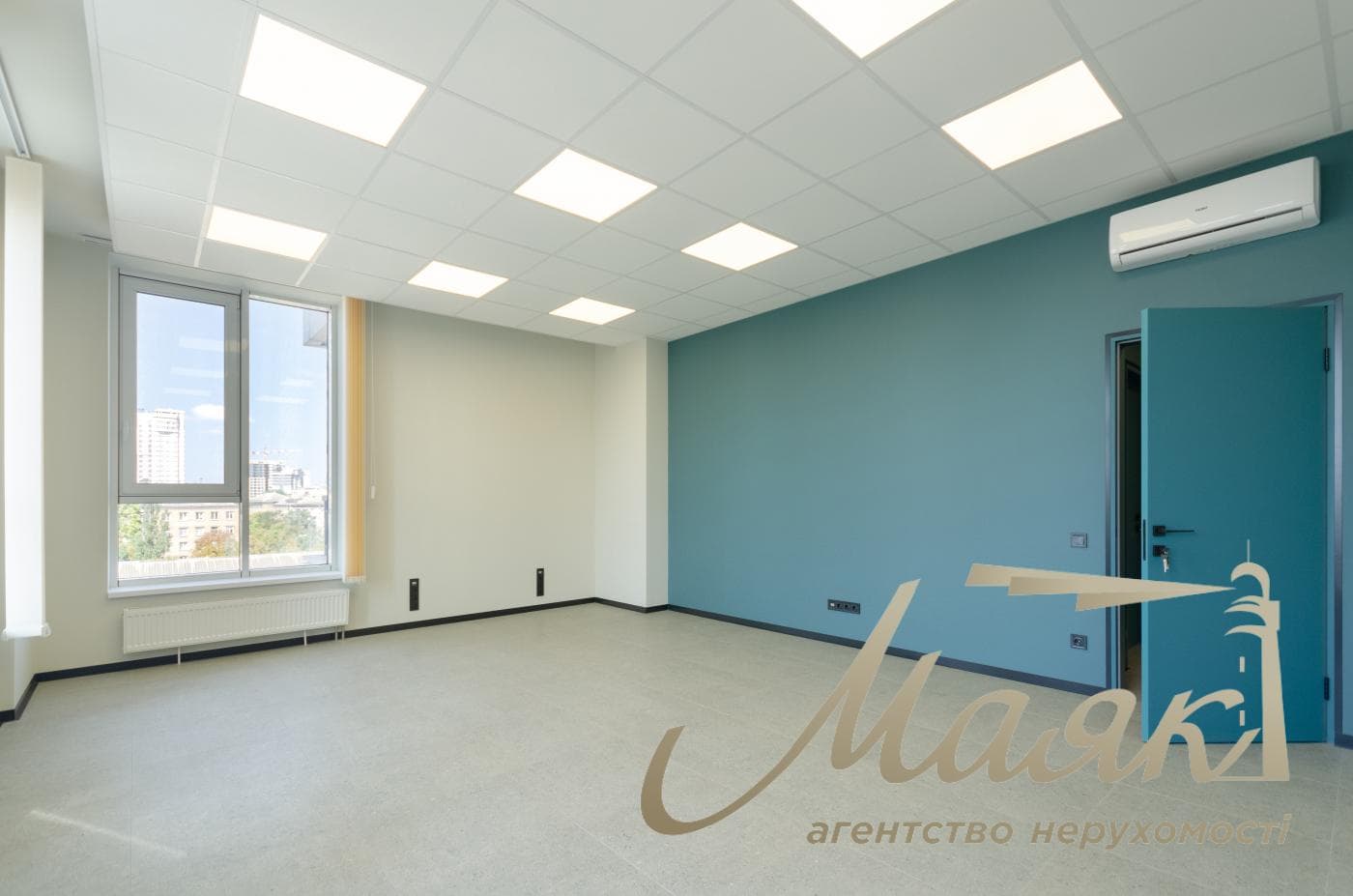 150 m² office space for rent in the Richmond residential complex, 26 McKenna Street; equipped with an inverter.