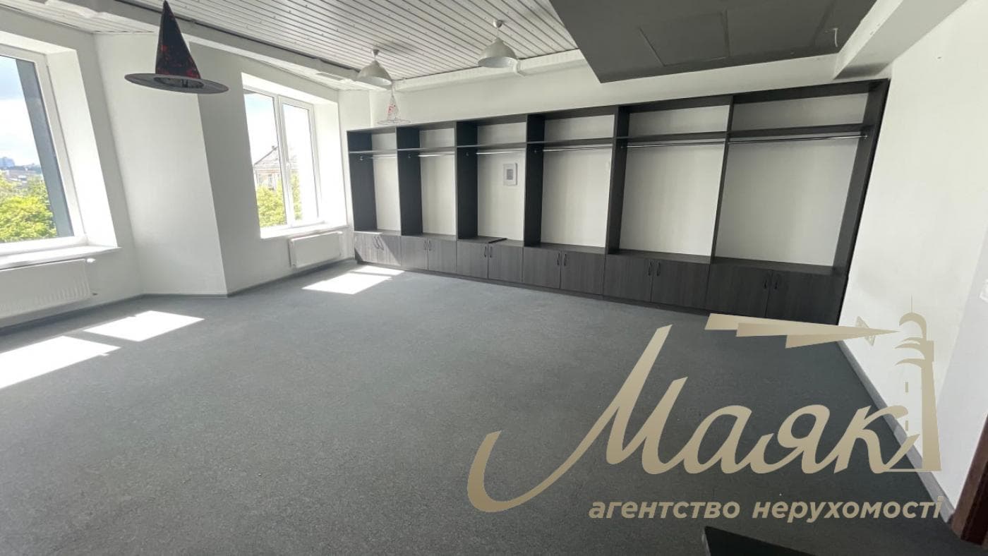 Оренда офісу площею 1500 м² у бізнес-центрі «Доміно», вул. Нижній Вал, 51, Поділ.