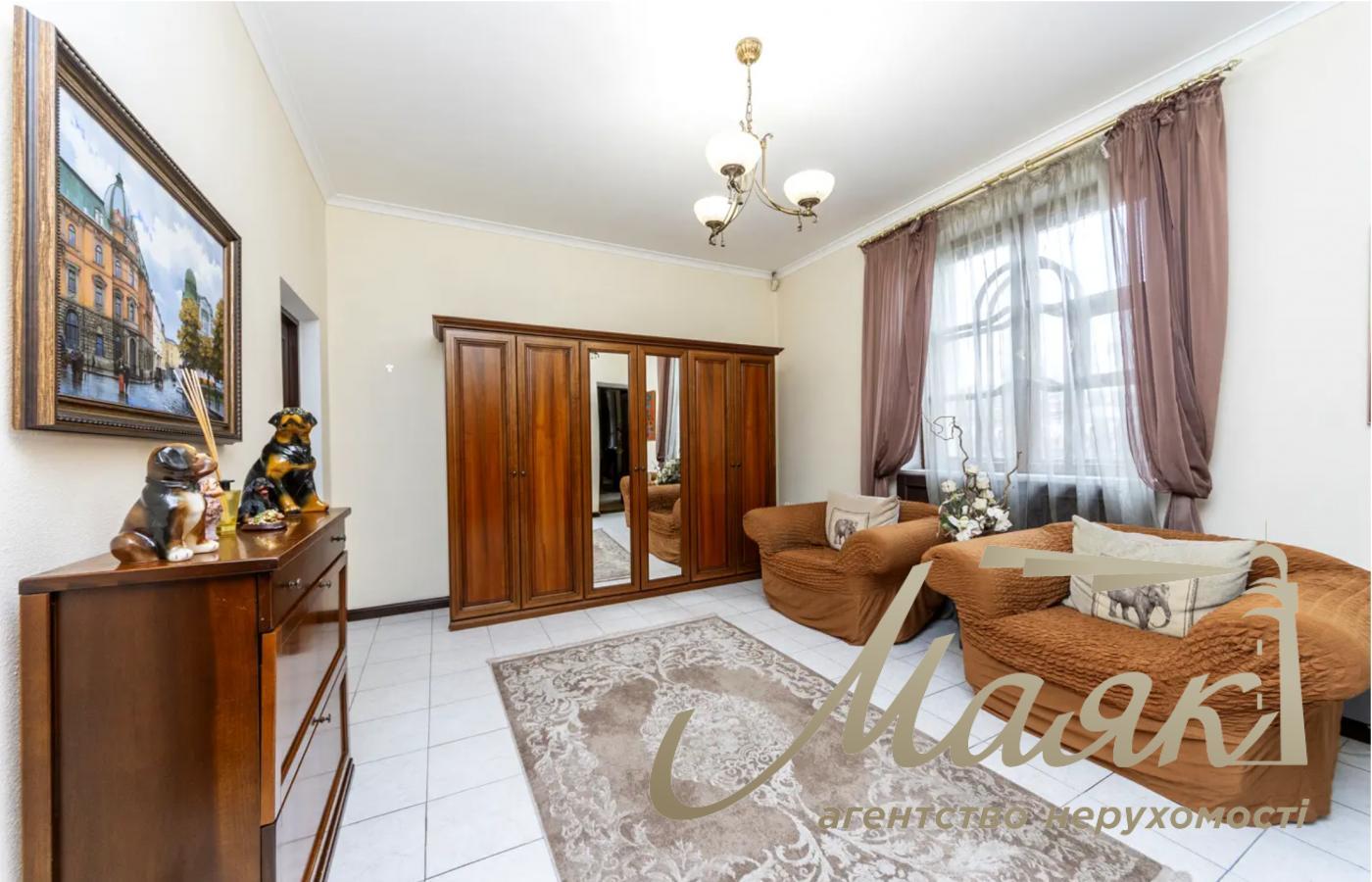 Оренда 2-х поверхового будинку 631м2, Голосіївський район