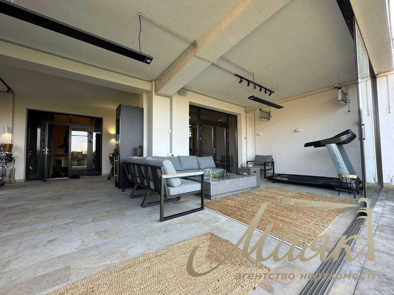 Продаж 2-поверхового будинку площею 360 м² у с. Плюти, Обухівський напрямок