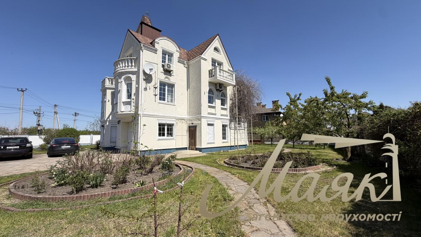Продаж преміального 3х-поверхового будинку 350 м² у Гореничі, Бучанський район, Київська область