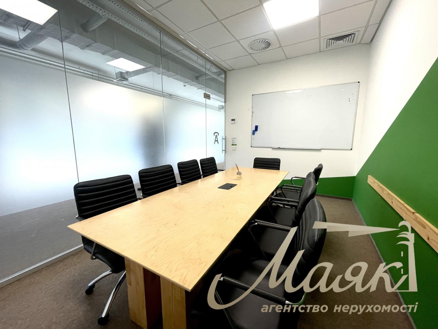 Office for rent 680m2 Kirillovskaya str. Podol m. Kontraktova Ploshchad