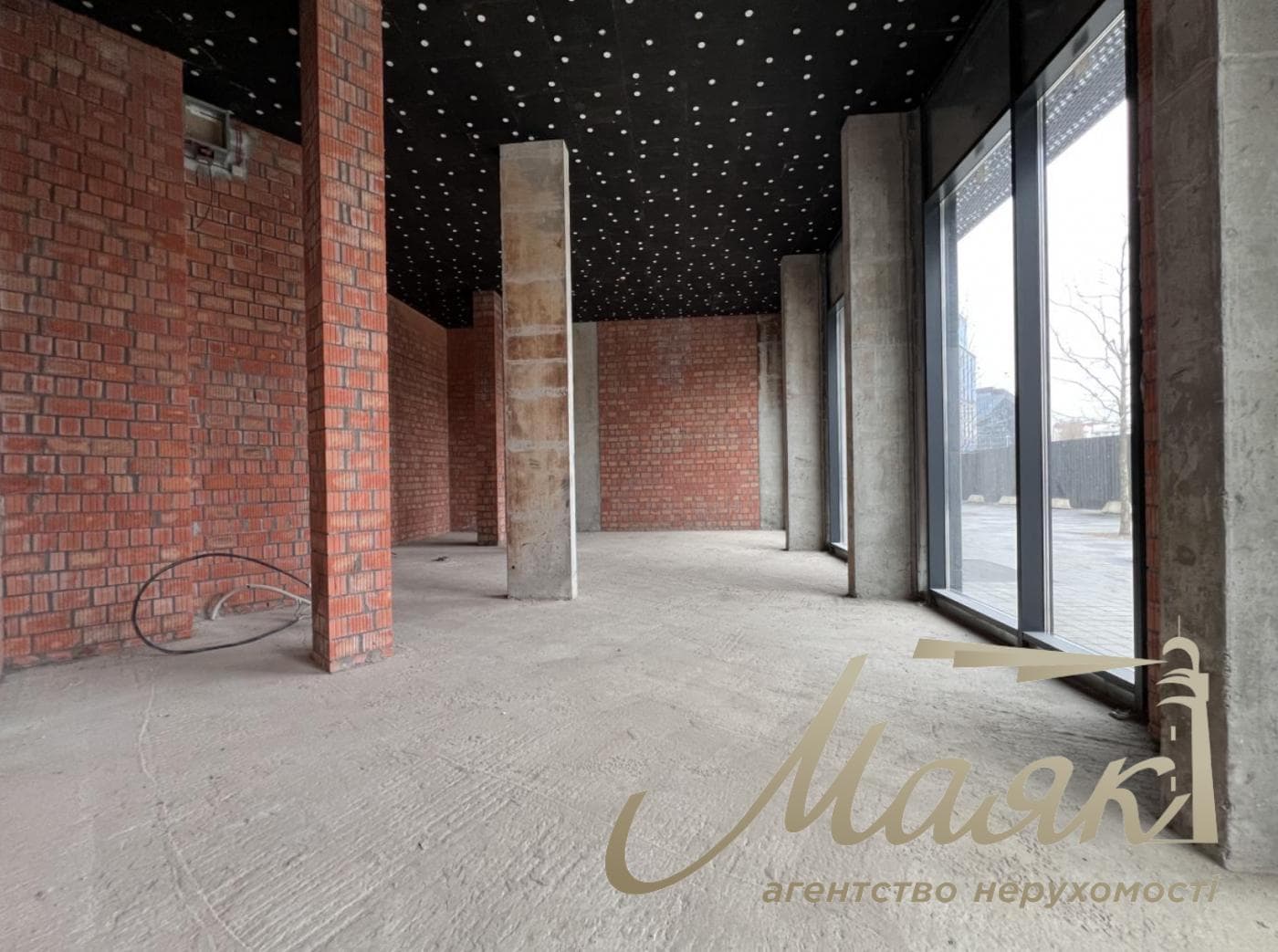 Продаж фасадного приміщення площею 103,3 м², ЖК Unit Home